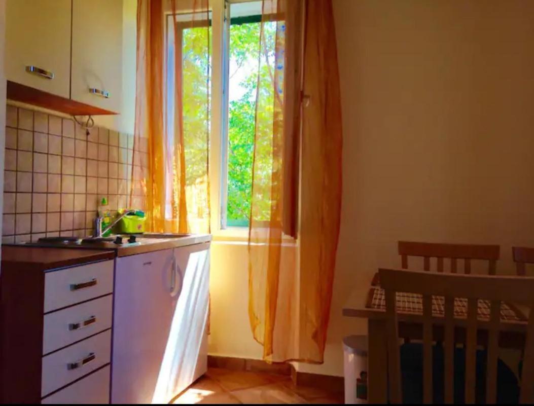 Apartmani Paron Sime 셀리네 외부 사진