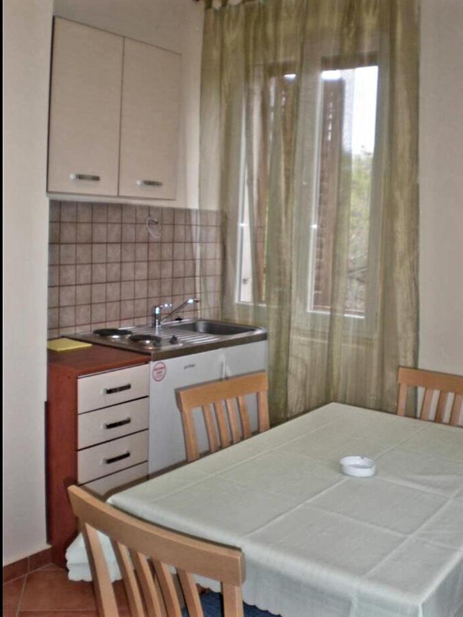 Apartmani Paron Sime 셀리네 외부 사진