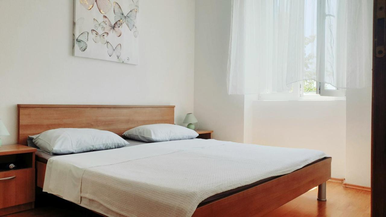 Apartmani Paron Sime 셀리네 외부 사진